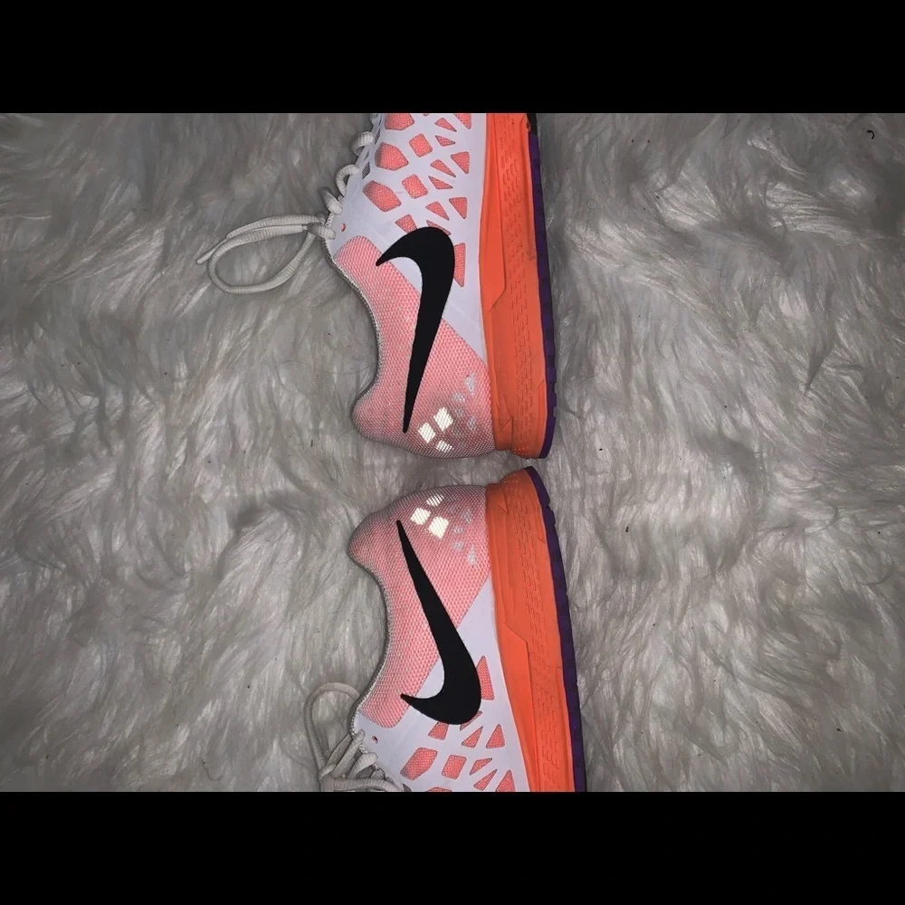 Nike women’s sneakers